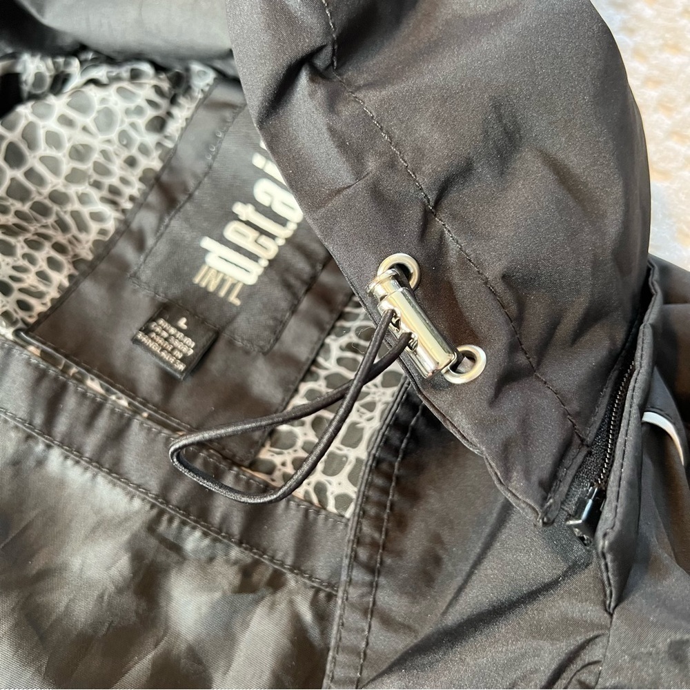 d.e.t.a.i.l.s INTL Jacket - Picture 13 of 16